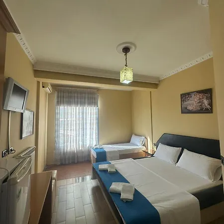 Hotel Vlora 3*