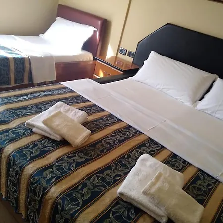 Hotel Vlora 3*