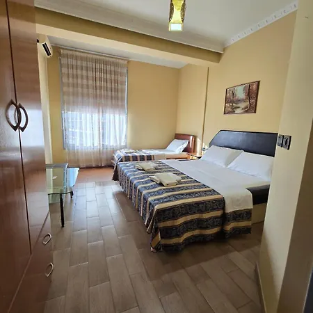 Hotel Vlora فندق 3*