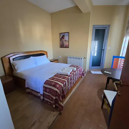 Hotel Vlora 3*