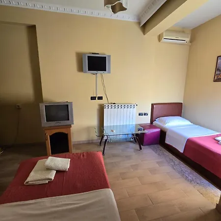 Hotel Vlora فندق 3*