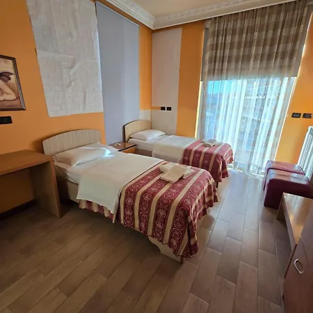 Hotel Vlora 3*